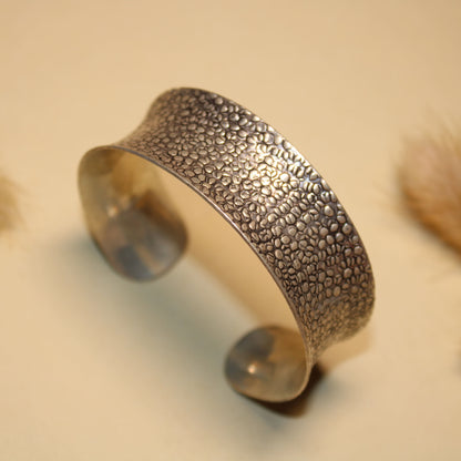 Pebble Texture Silver Kada