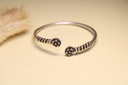 Floral Open-End Silver Kada